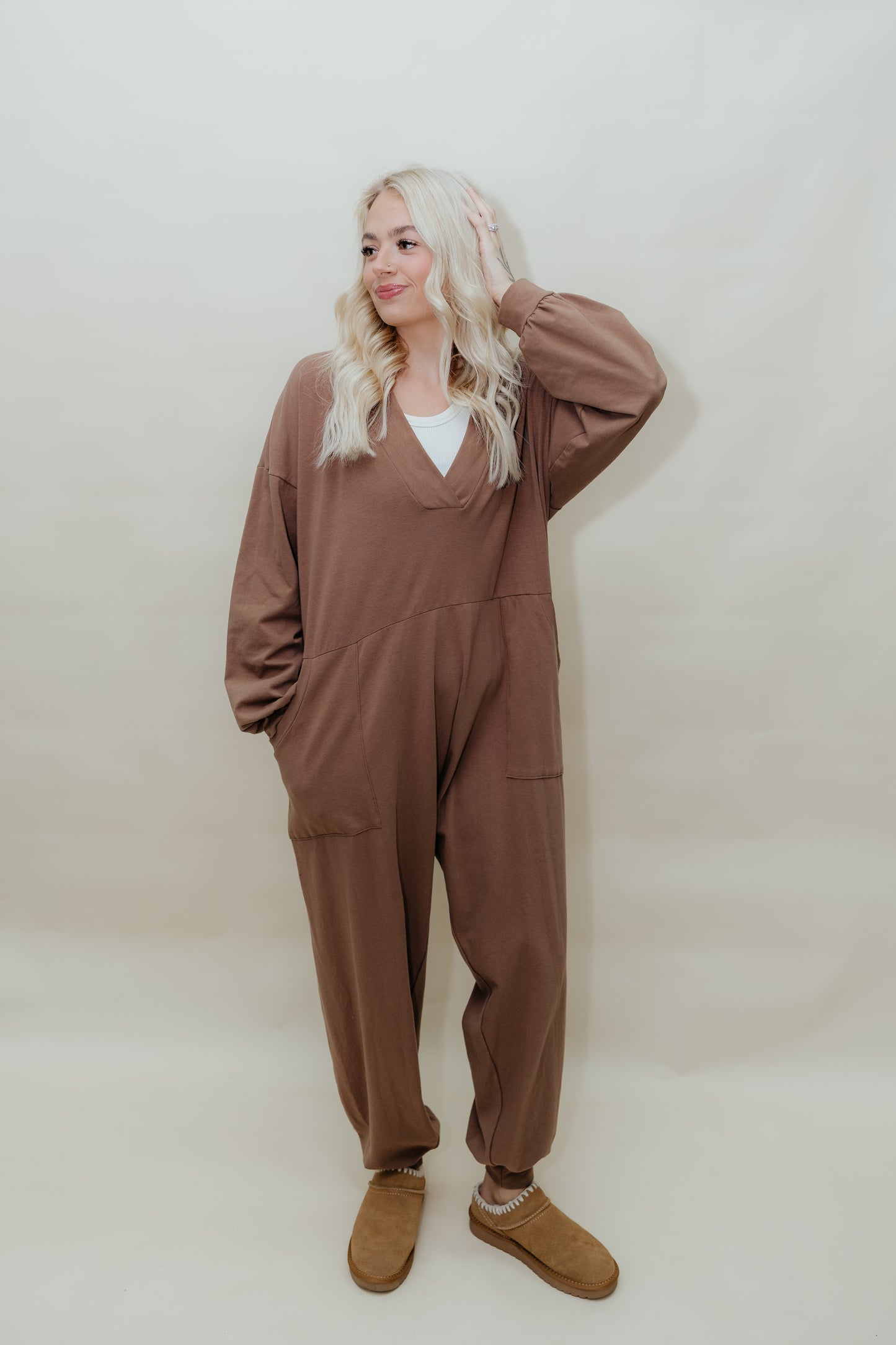 BROWN V-NECK JUMPSUIT